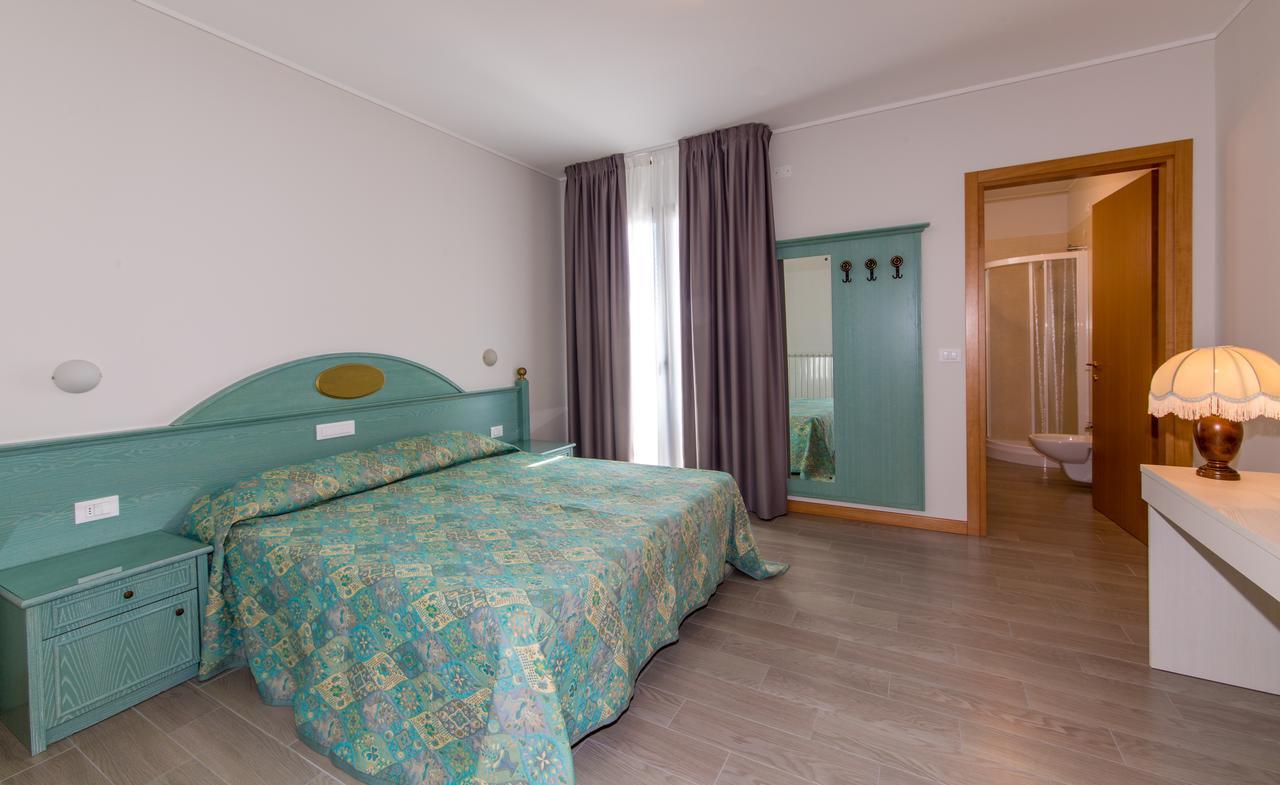 Residence California Lido di Jesolo Bagian luar foto