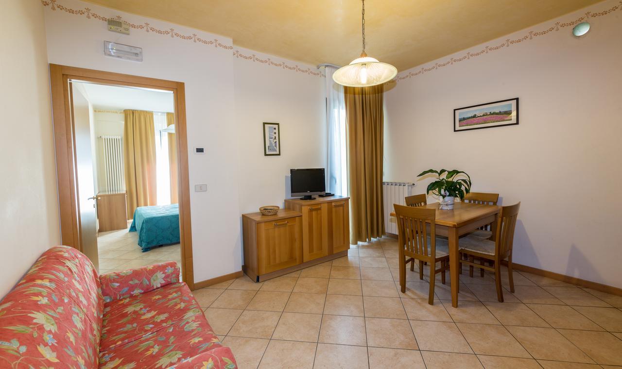 Residence California Lido di Jesolo Bagian luar foto
