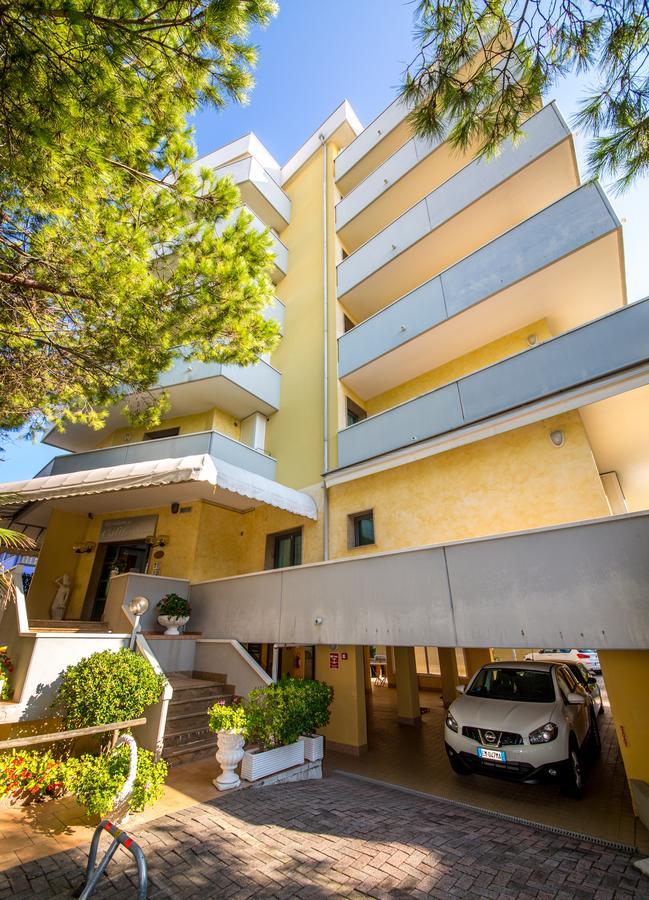 Residence California Lido di Jesolo Bagian luar foto